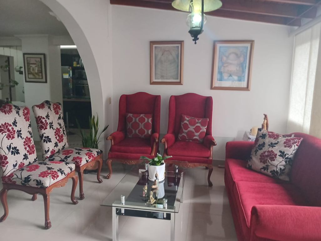 Apartamento en venta en El Poblado, Medellín · foto 2 de 18