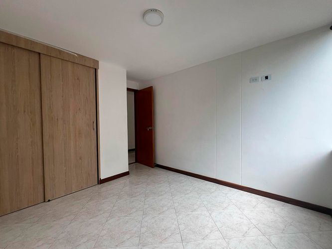 Apartamento de 3 alcobas en venta en Conjunto Residencial Isla Fuerta, Envigado, 85 m² · foto 8 de 17