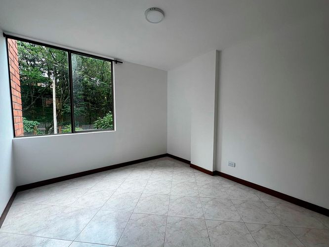 Apartamento de 3 alcobas en venta en Conjunto Residencial Isla Fuerta, Envigado, 85 m² · foto 9 de 17