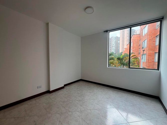 Apartamento de 3 alcobas en venta en Conjunto Residencial Isla Fuerta, Envigado, 85 m² · foto 13 de 17