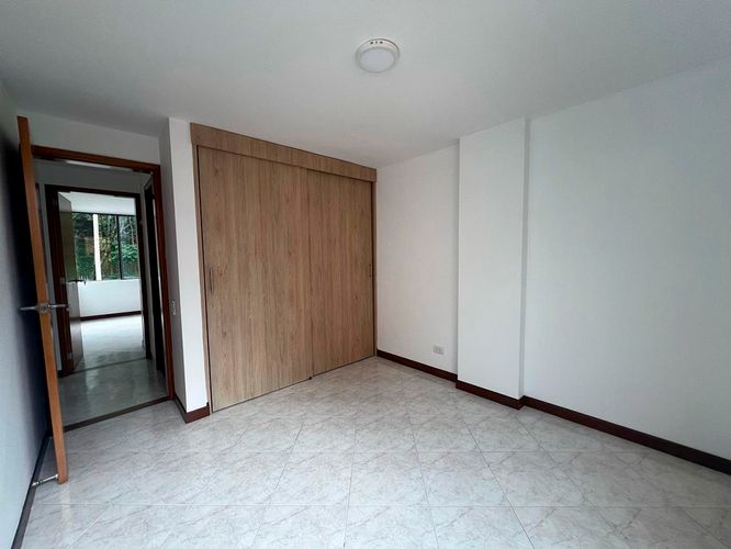 Apartamento de 3 alcobas en venta en Conjunto Residencial Isla Fuerta, Envigado, 85 m² · foto 14 de 17
