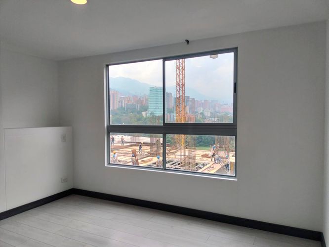 Apartamento de 2 alcobas en arriendo en El Poblado, Medellín, 75 m² · foto 3 de 17