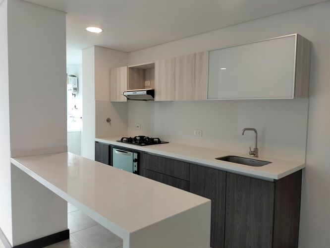 Apartamento de 2 alcobas en arriendo en El Poblado, Medellín, 75 m² · foto 6 de 17
