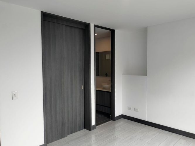 Apartamento de 2 alcobas en arriendo en El Poblado, Medellín, 75 m² · foto 11 de 17