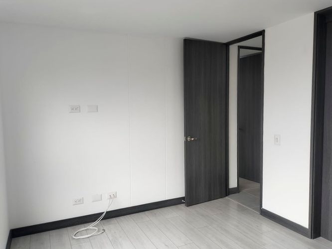 Apartamento de 2 alcobas en arriendo en El Poblado, Medellín, 75 m² · foto 12 de 17