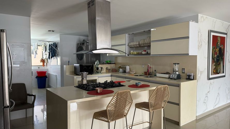 Apartamento de 5 alcobas en venta en Sotomayor, Bucaramanga, 203 m² · foto 8 de 13