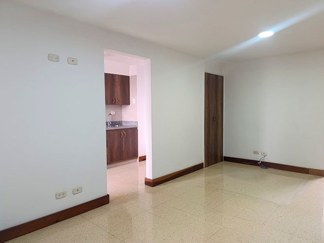 Apartamento de 2 alcobas en arriendo en Los Naranjos, Medellín, 60 m² · foto 3 de 20