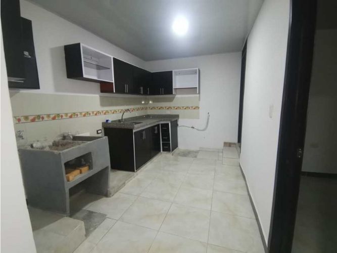Casa de 4 alcobas en venta en Bosques De Pinares, Armenia, 75 m² · foto 3 de 13