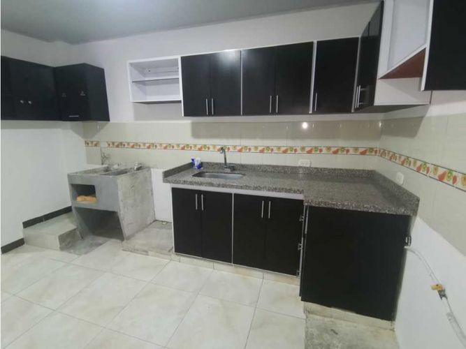 Casa de 4 alcobas en venta en Bosques De Pinares, Armenia, 75 m² · foto 2 de 13