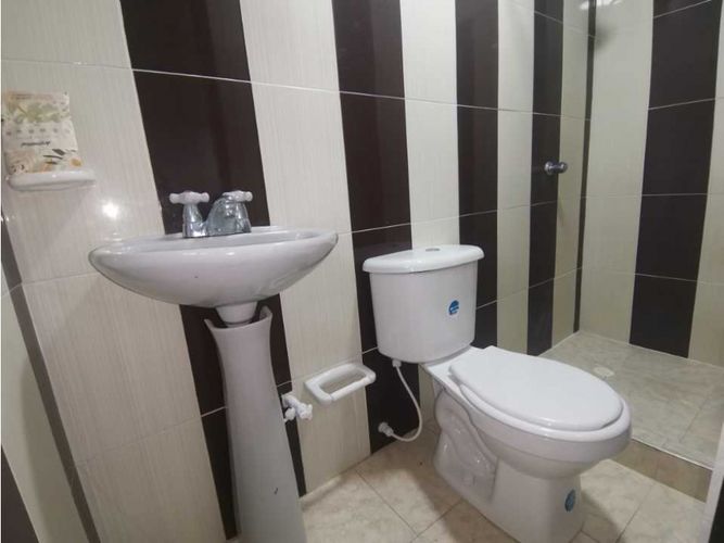 Casa de 4 alcobas en venta en Bosques De Pinares, Armenia, 75 m² · foto 4 de 13