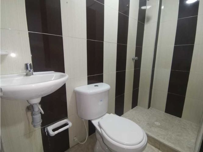 Casa de 4 alcobas en venta en Bosques De Pinares, Armenia, 75 m² · foto 5 de 13