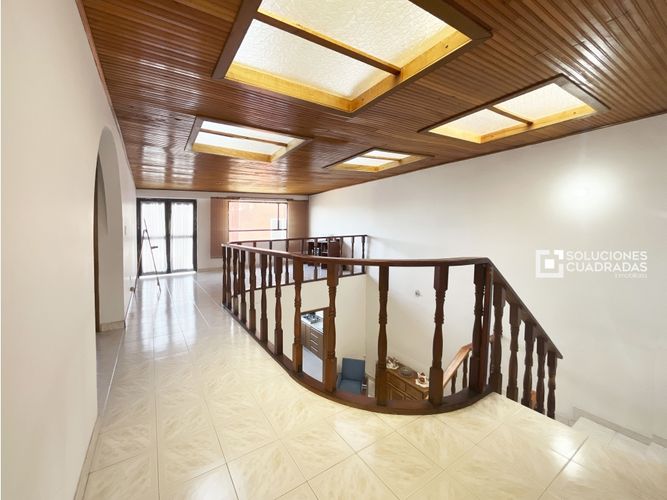 Casa de 4 alcobas en venta en Centro, Sopó, 224 m² · foto 2 de 14