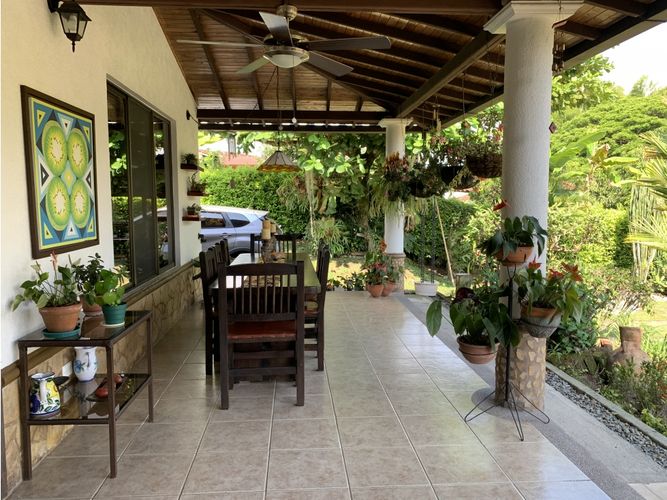 Casa de 4 alcobas en venta en Armenia, 330 m² · foto 9 de 24
