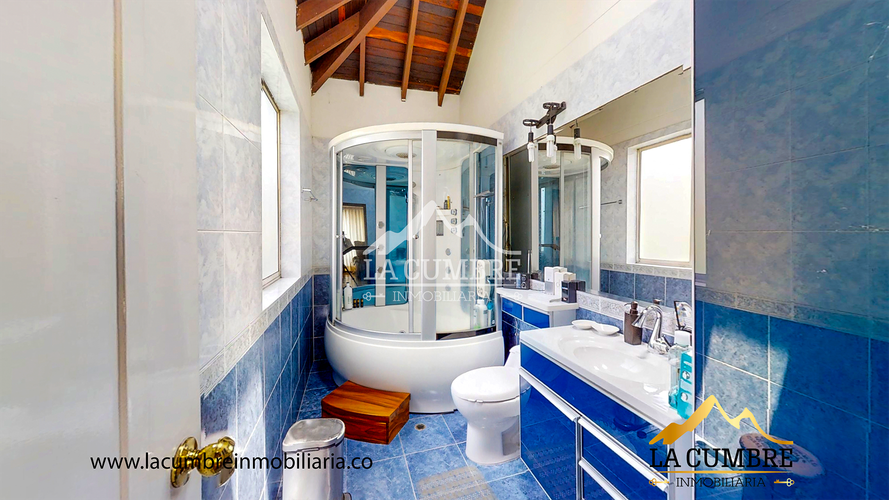 Casa de 4 alcobas en venta en Vía Las Palmas, Medellín, 320 m² · foto 18 de 20