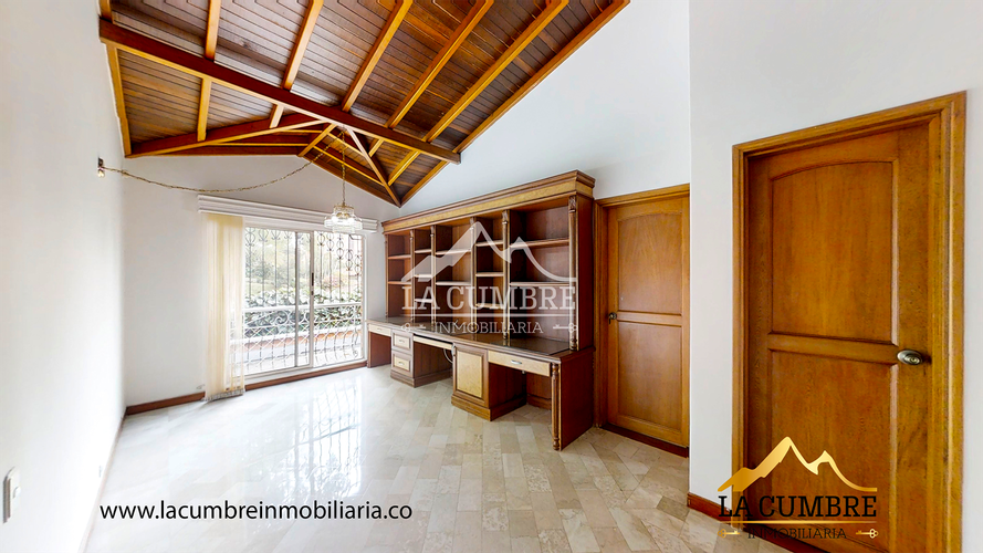 Casa de 4 alcobas en arriendo en San Lucas, Medellín, 272 m² · foto 15 de 19