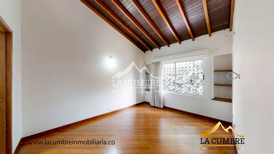 Casa de 4 alcobas en arriendo en San Lucas, Medellín, 272 m² · foto 16 de 19