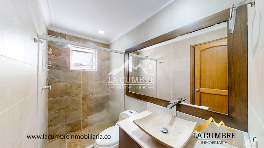 Casa de 4 alcobas en arriendo en San Lucas, Medellín, 272 m² · foto 17 de 19