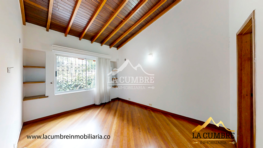 Casa de 4 alcobas en arriendo en San Lucas, Medellín, 272 m² · foto 18 de 19