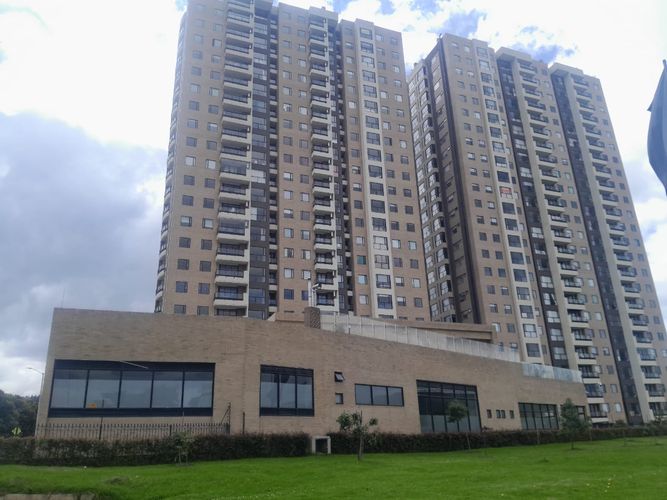 Apartamento de 2 alcobas en venta en San Jose V Sector, Bogotá, 65 m² · foto 2 de 21