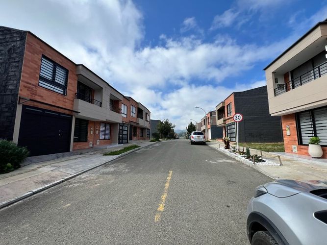 Lote en venta en La Ceja, 100 m² · foto 3 de 4