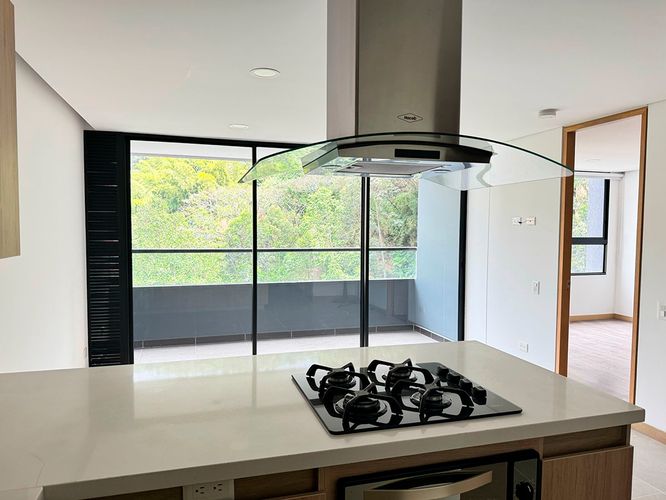 Apartamento de 1 alcoba en arriendo en El Poblado, Medellín, 65 m² · foto 2 de 12