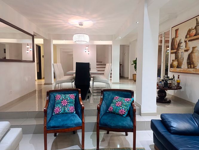 Casa de 3 alcobas en venta en El Poblado, Medellín, 260 m² · foto 12 de 20