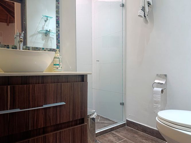 Casa de 3 alcobas en venta en El Poblado, Medellín, 260 m² · foto 16 de 20
