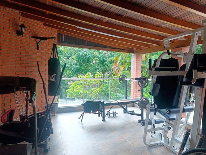 Casa de 3 alcobas en venta en El Poblado, Medellín, 260 m² · foto 18 de 20