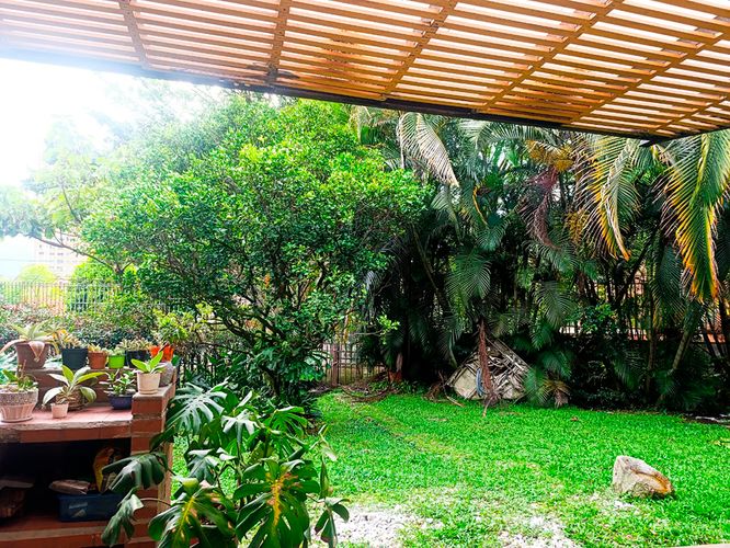 Casa de 3 alcobas en venta en El Poblado, Medellín, 260 m² · foto 19 de 20