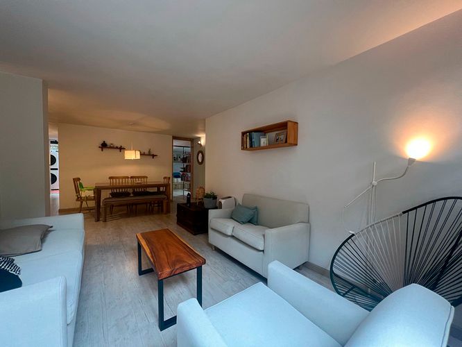 Apartamento de 2 alcobas en venta en El Poblado, Medellín, 90 m² · foto 2 de 20