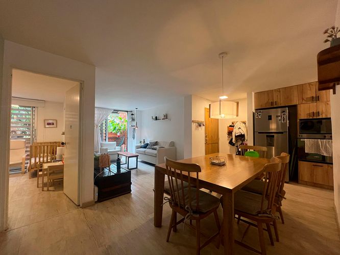 Apartamento de 2 alcobas en venta en El Poblado, Medellín, 90 m² · foto 3 de 20