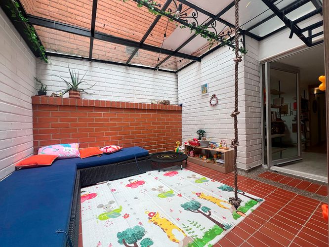 Apartamento de 2 alcobas en venta en El Poblado, Medellín, 90 m² · foto 17 de 20
