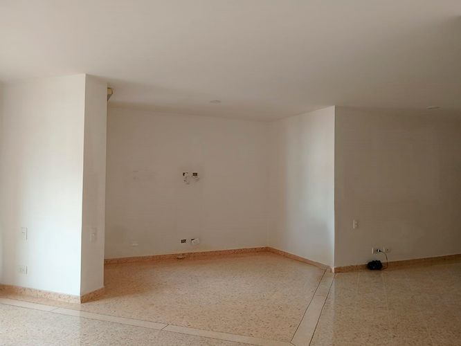 Apartamento de 3 alcobas en arriendo en Laureles, Medellín, 130 m² · foto 2 de 20