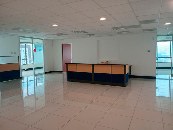 Oficina en arriendo en El Poblado, Medellín, 786 m² · foto 2 de 15