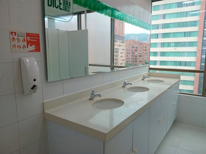Oficina en arriendo en El Poblado, Medellín, 786 m² · foto 15 de 15