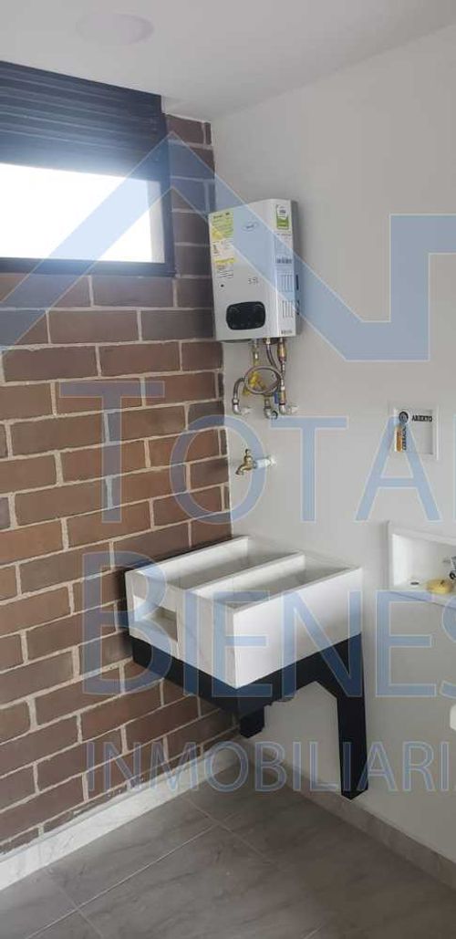 Apartaestudio en venta en Entreamigos, Sabaneta, 40 m² · foto 2 de 17