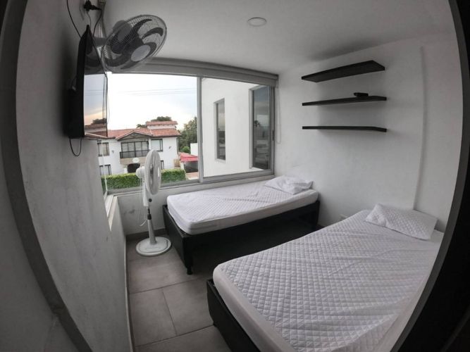 Casa de 5 alcobas en venta en Ricaurte, 350 m² · foto 2 de 24