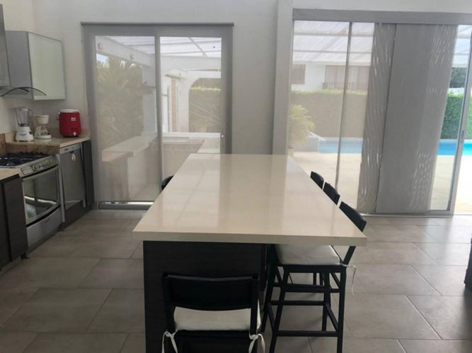 Casa de 5 alcobas en venta en Ricaurte, 350 m² · foto 13 de 24