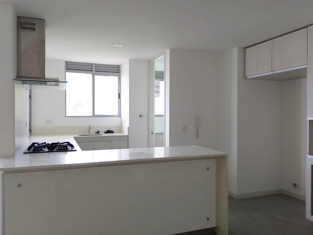 Apartamento en arriendo en El Poblado, Medellín · foto 4 de 14