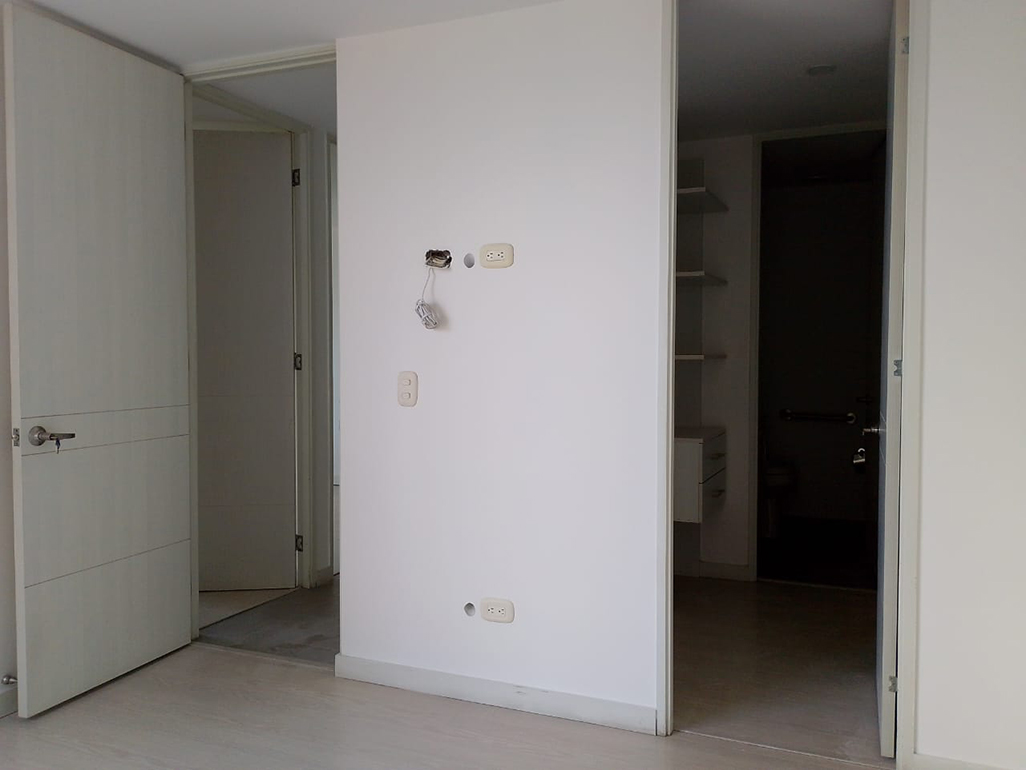 Apartamento en arriendo en El Poblado, Medellín · foto 6 de 14