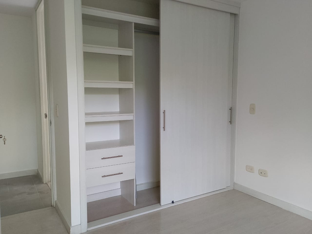 Apartamento en arriendo en El Poblado, Medellín · foto 8 de 14