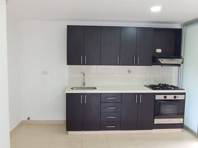 Apartamento en arriendo en Camino Verde, Envigado, 81 m² · foto 4 de 16