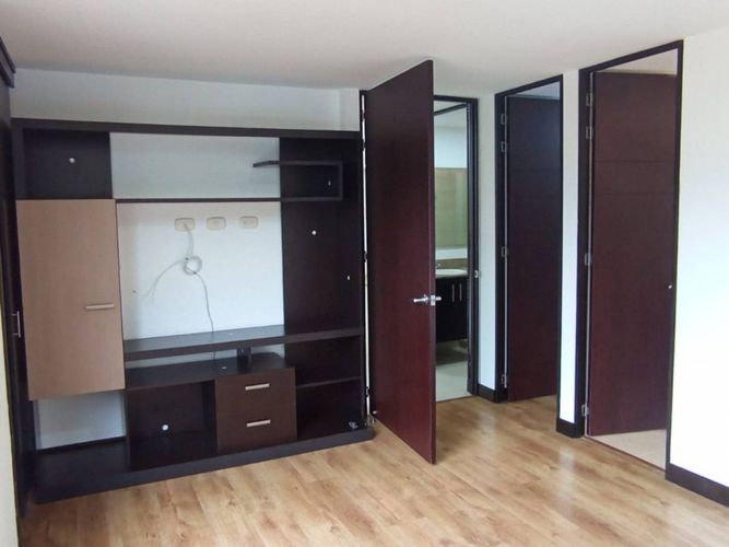 Apartamento en arriendo en Camino Verde, Envigado, 81 m² · foto 8 de 16