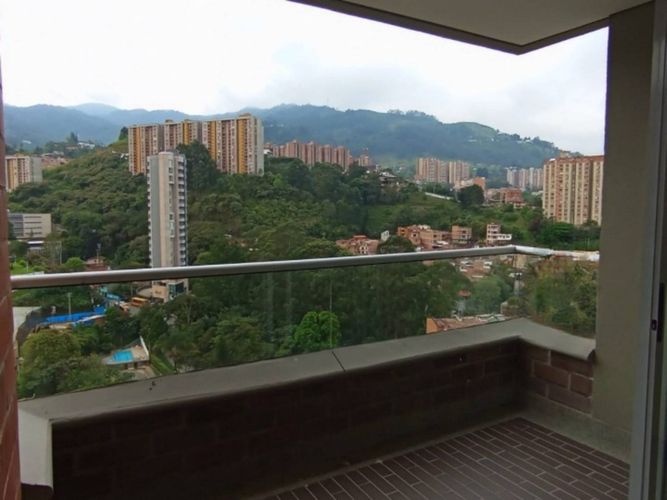 Apartamento en arriendo en Camino Verde, Envigado, 81 m² · foto 14 de 16