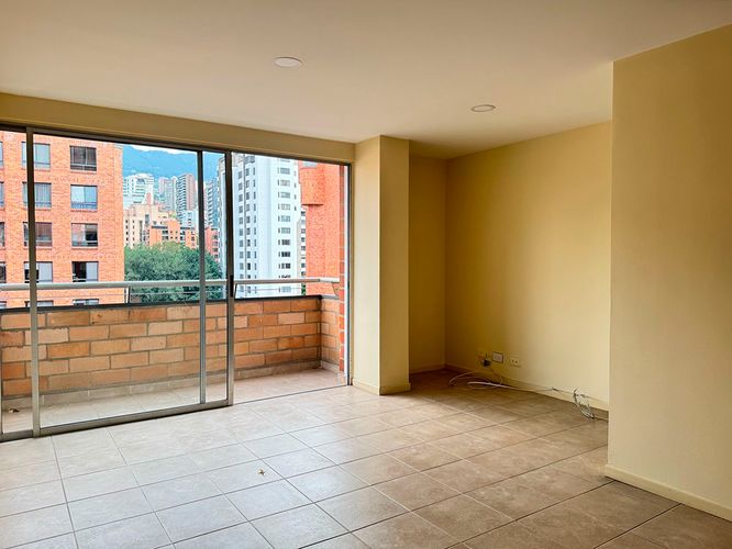 Apartamento de 2 alcobas en arriendo en El Poblado, Medellín, 78 m² · foto 2 de 13