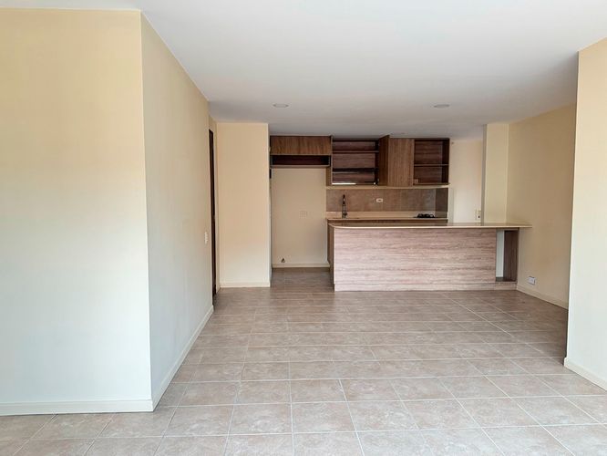Apartamento de 2 alcobas en arriendo en El Poblado, Medellín, 78 m² · foto 4 de 13
