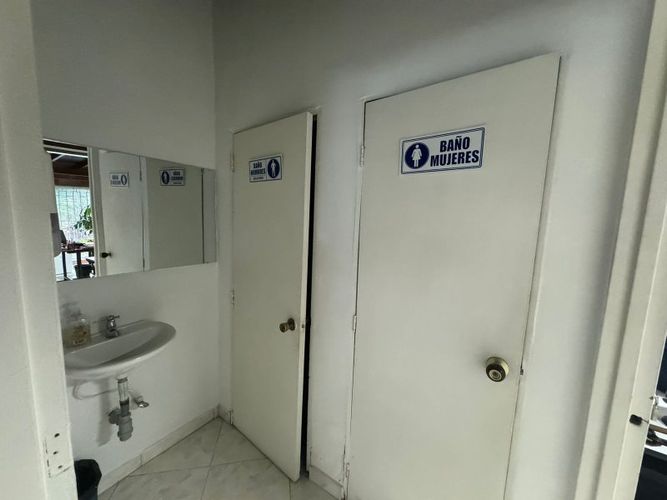 Oficina en arriendo en Suramericana, Medellín, 90 m² · foto 10 de 11