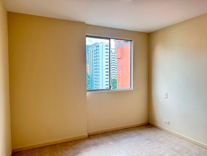 Apartamento de 2 alcobas en arriendo en El Poblado, Medellín, 78 m² · foto 10 de 13