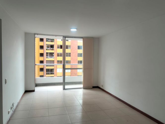 Apartamento de 2 alcobas en arriendo en El Poblado, Medellín, 73 m² · foto 2 de 18