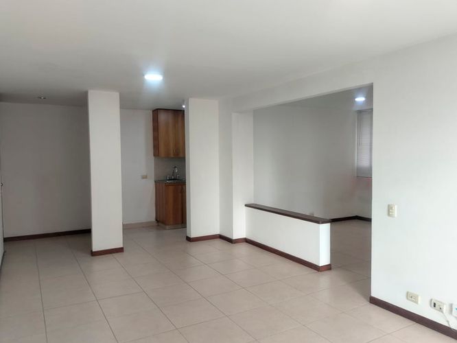 Apartamento de 2 alcobas en arriendo en El Poblado, Medellín, 73 m² · foto 4 de 18